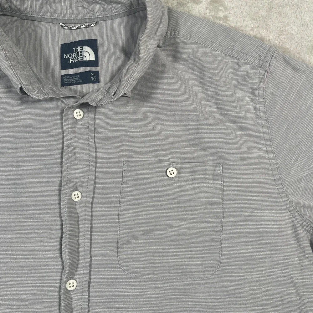 The North Face Lifestyle Button Down Shirt Mens XL Grey Striped Short Sleeve